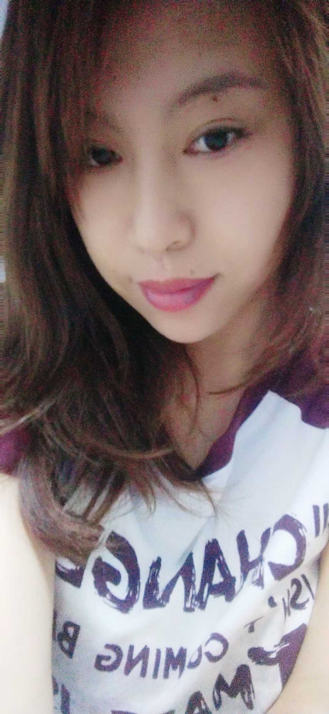 离异少妇一枚，个人兼职。口特别棒，可kb，服务相当不错，聊的可以的话可以gj