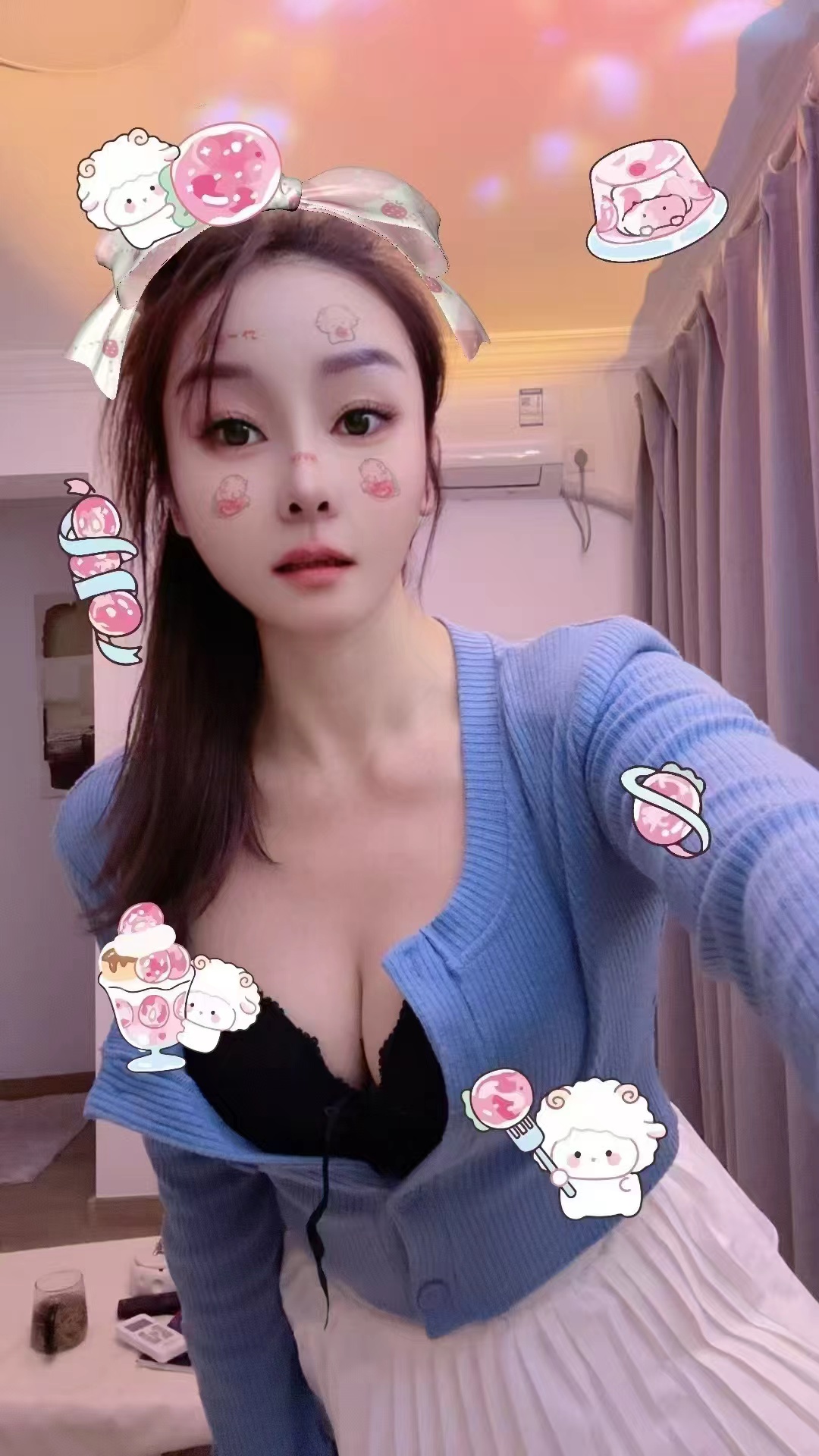 漂亮大奶妞安妮