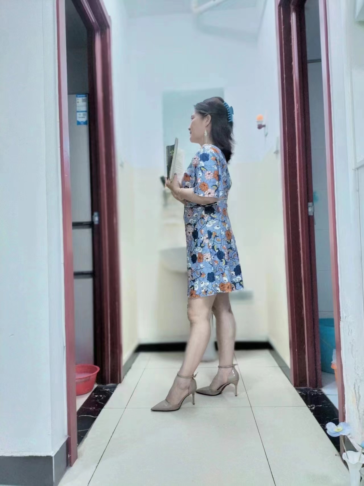 轻熟热辣肉感姐姐馨蕊