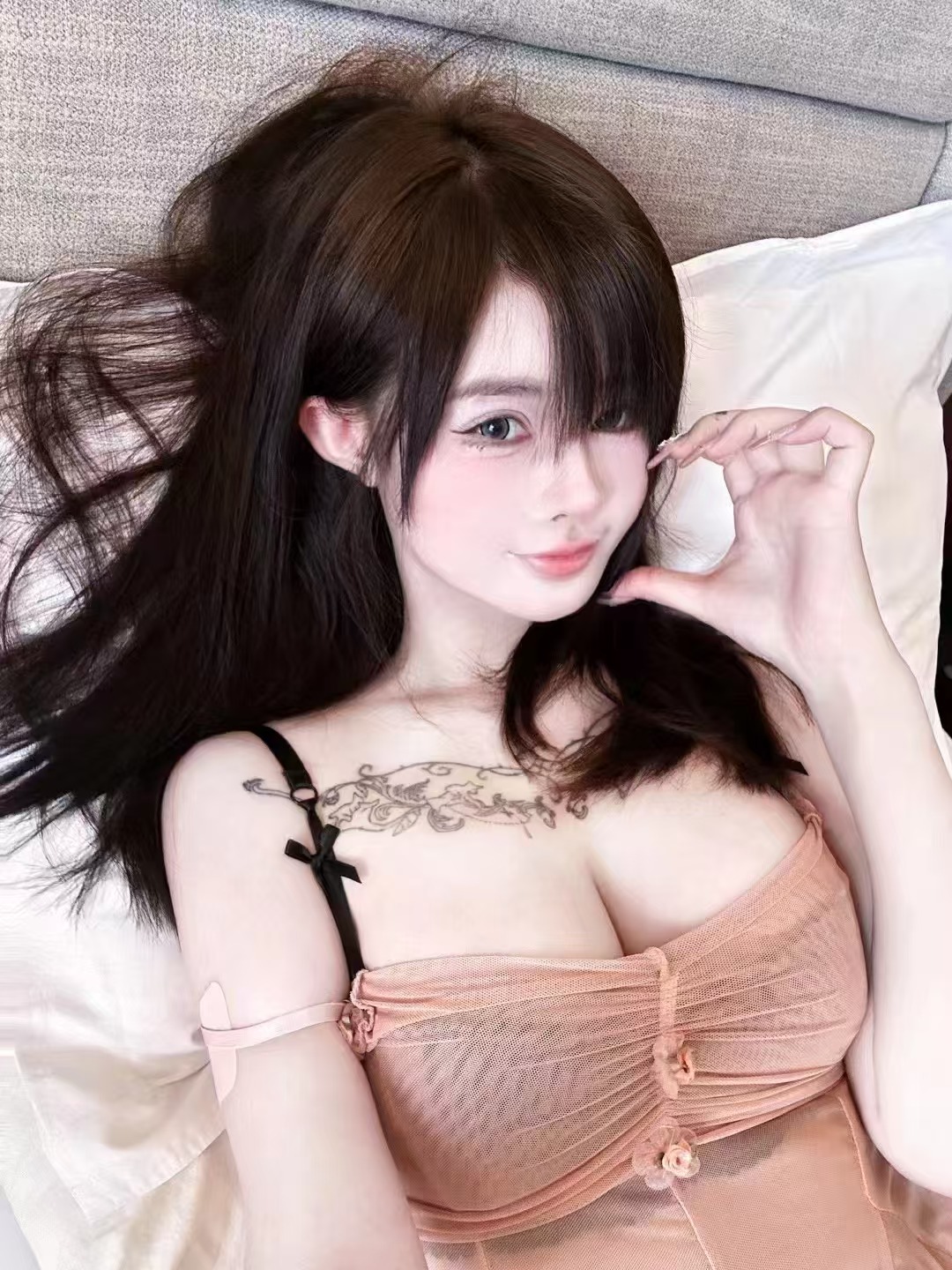 丰乳肥臀甜妹金婉怡