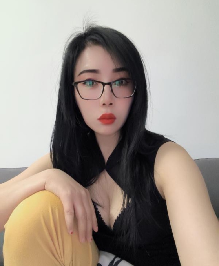 宝通寺魅惑美腿小米儿