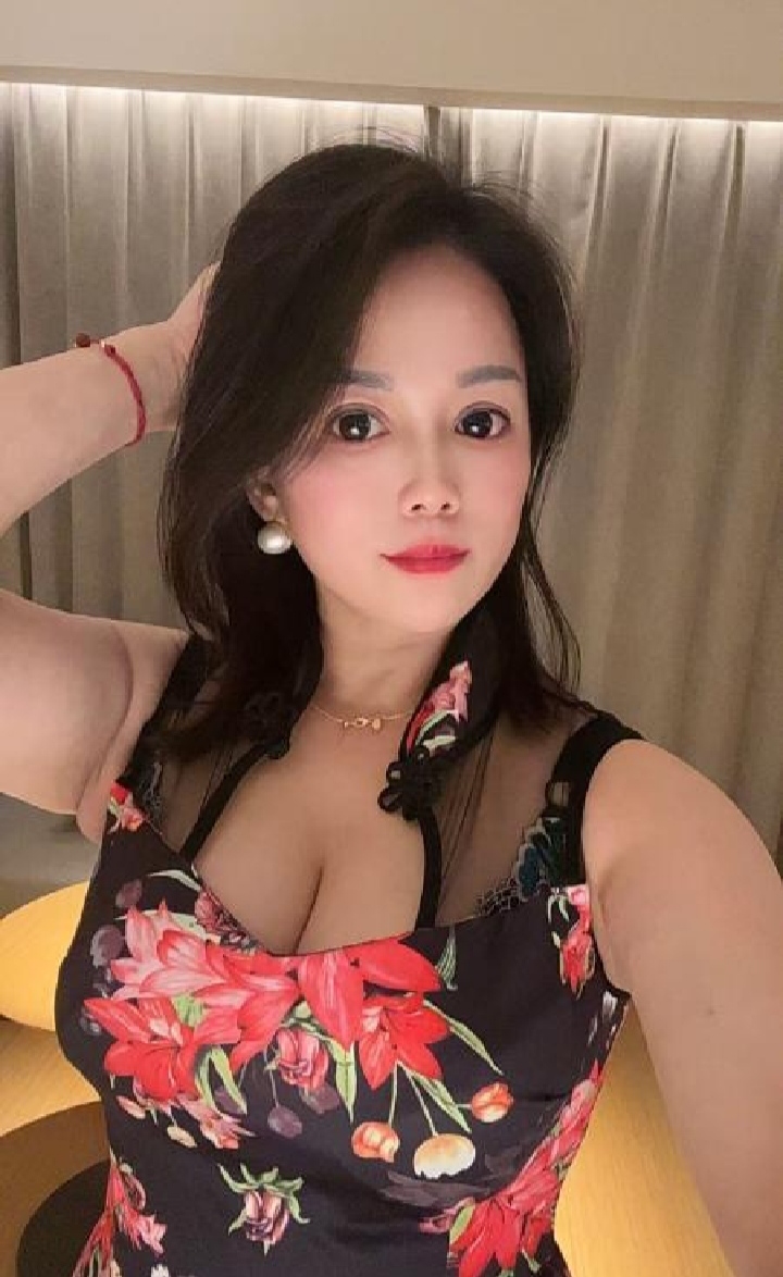 宝安大奶服务系少妇