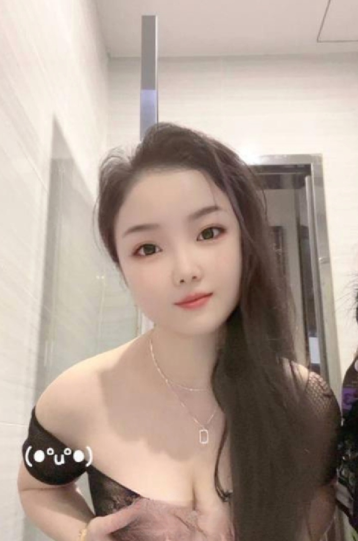 吴中黑丝大奶少妇