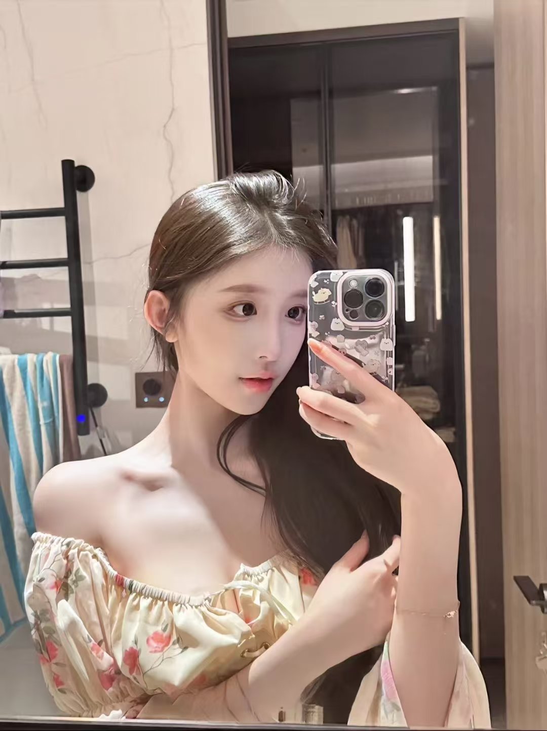 雁塔白嫩甜妹佩佩