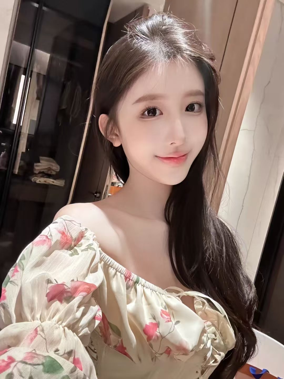 雁塔白嫩甜妹佩佩