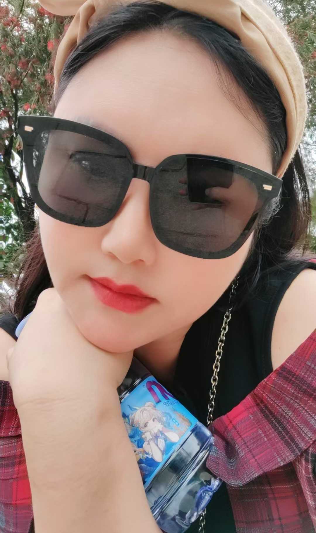 大石美艳圆润小少妇