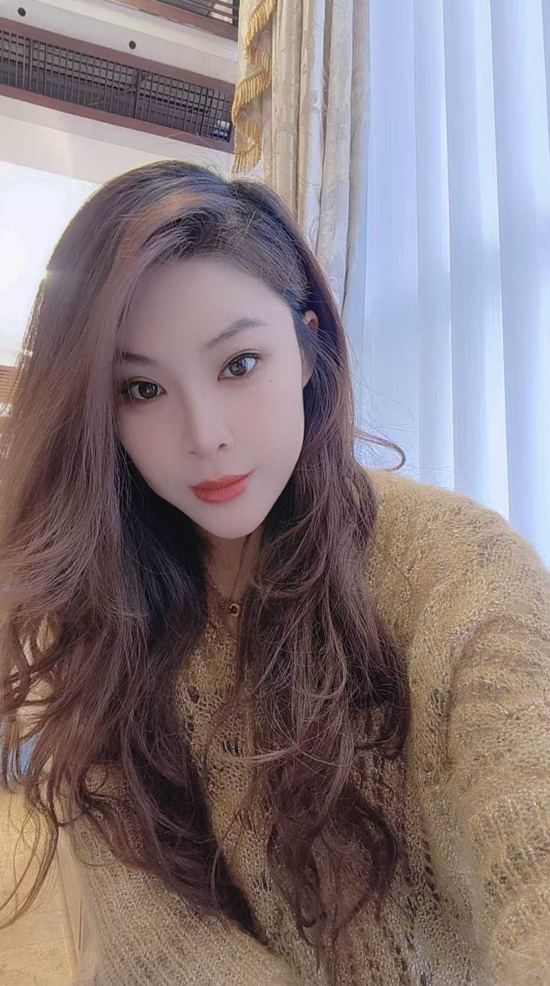 火辣魅惑小月儿