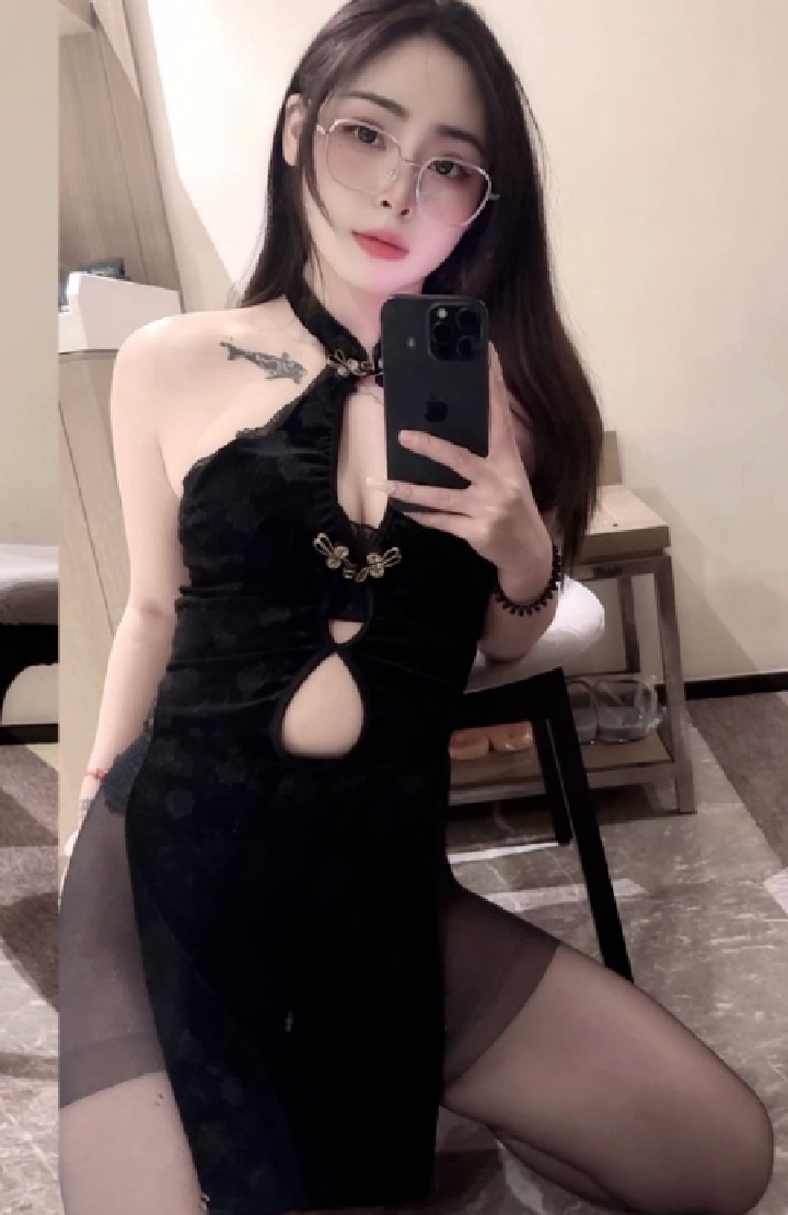 前凸后翘颜值尤物