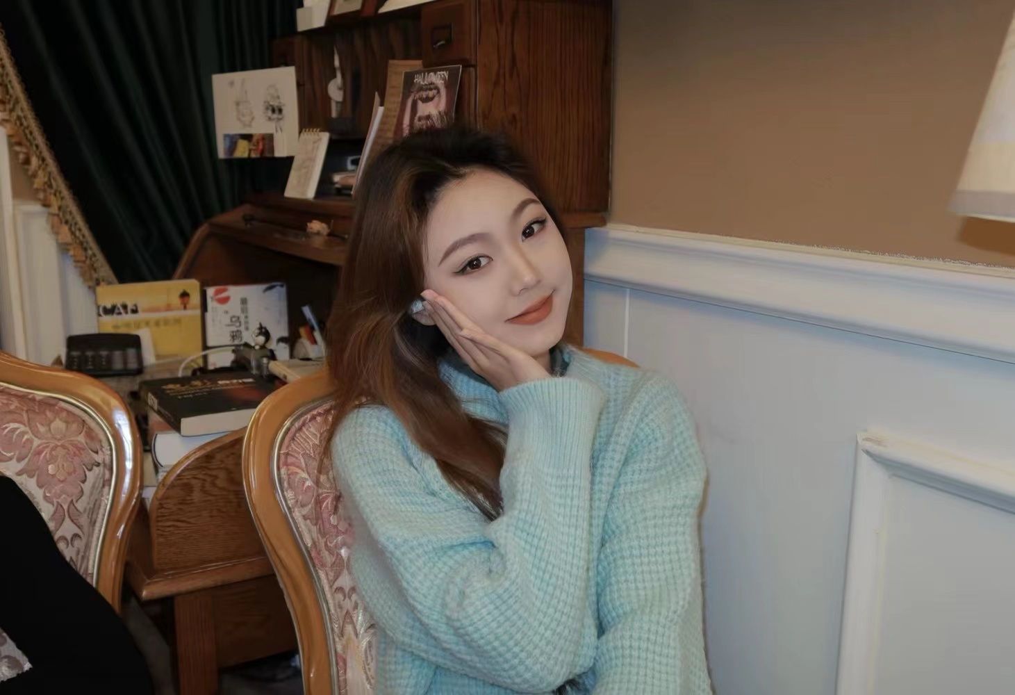 麦地白嫩甜妹小羽