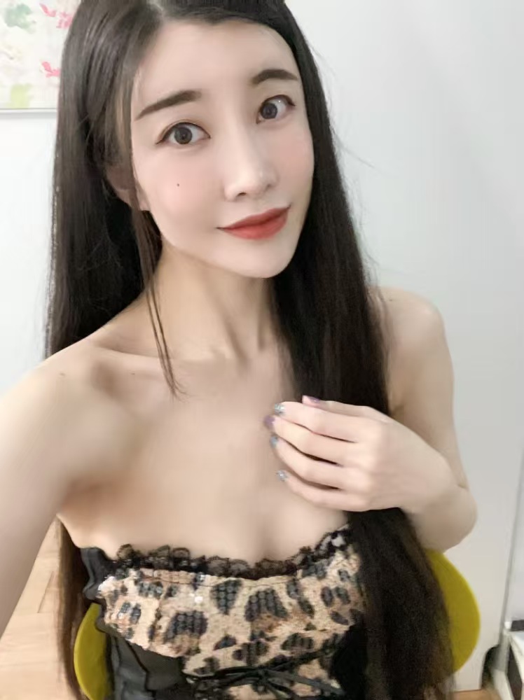 秦淮撩人御姐范橙月