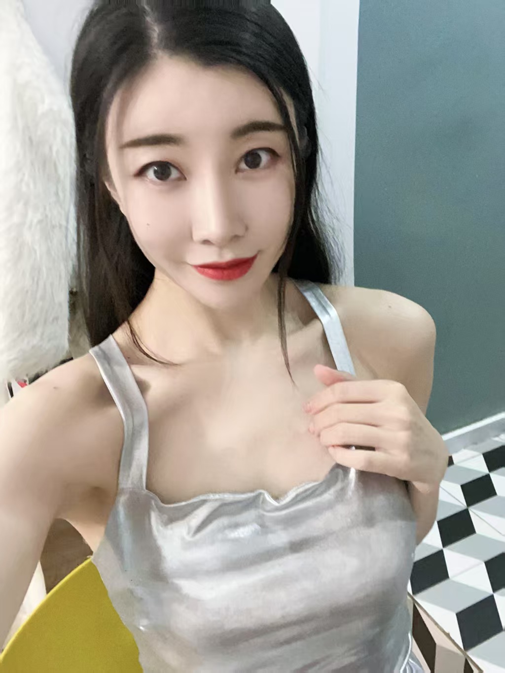 秦淮撩人御姐范橙月