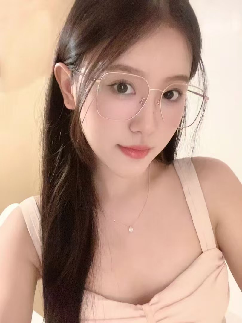 丰满销魂极品辣妹果果