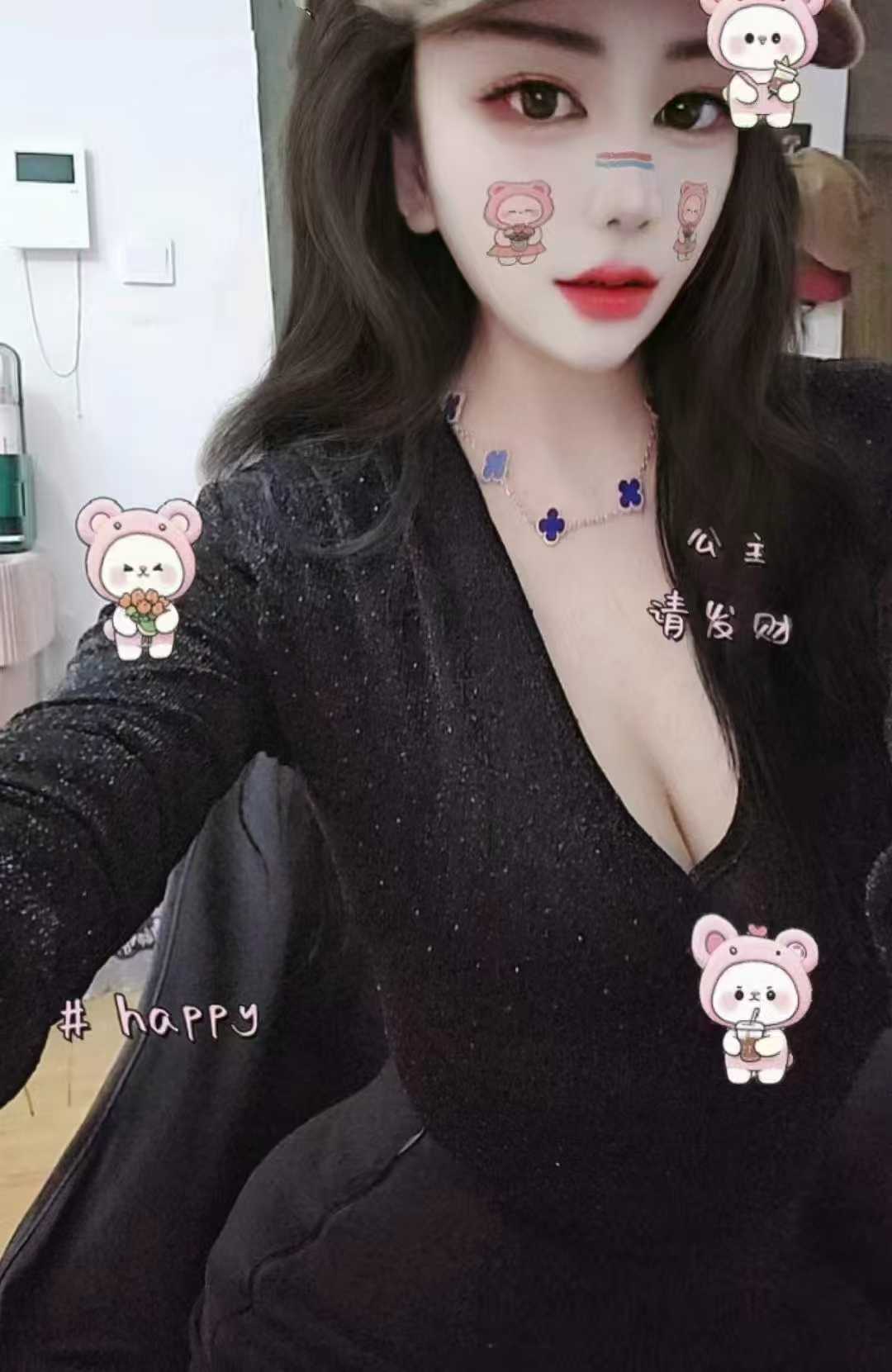 车灯又大又软，让人流连忘返