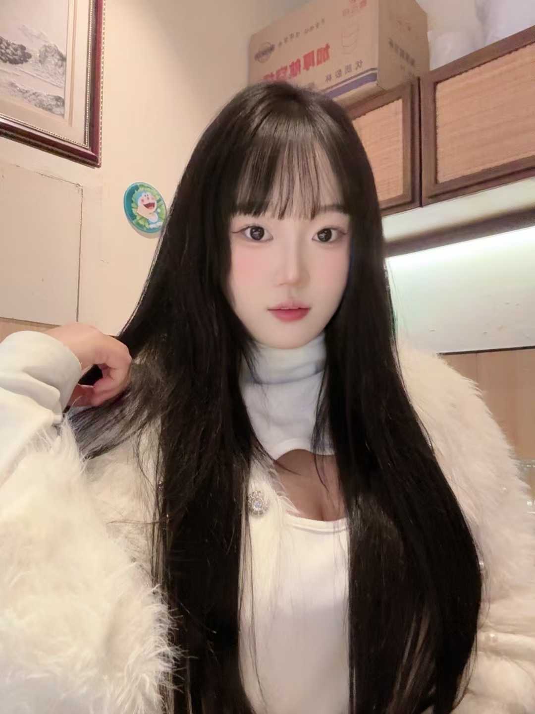 会一字马的小姐姐，视觉冲击很强