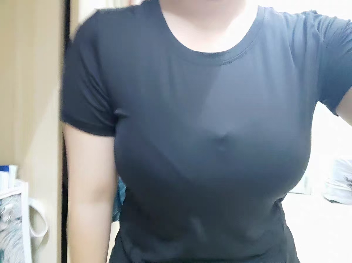 丰满惹火御姐琳达