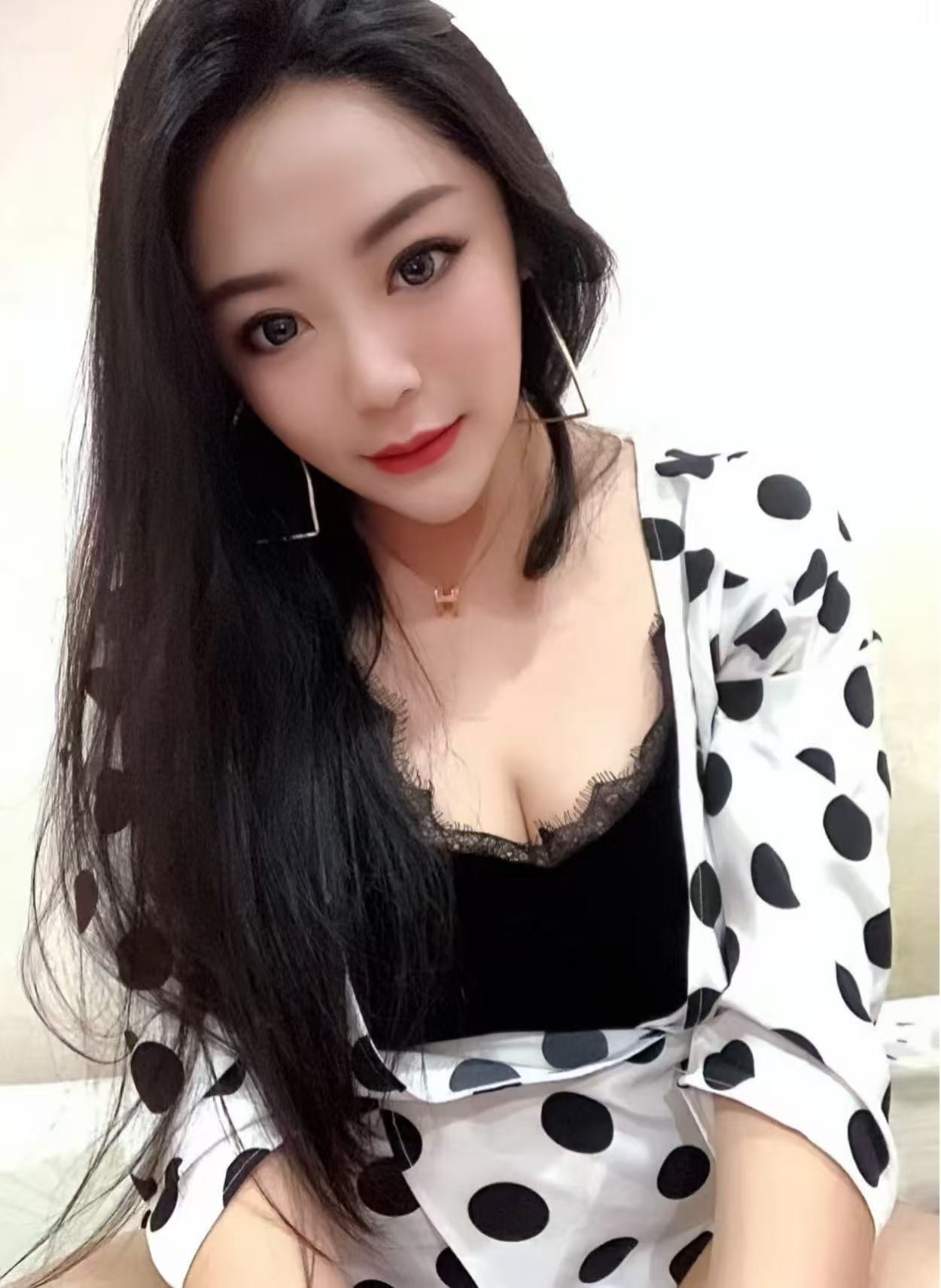 汉阳丰润大美妞小荷