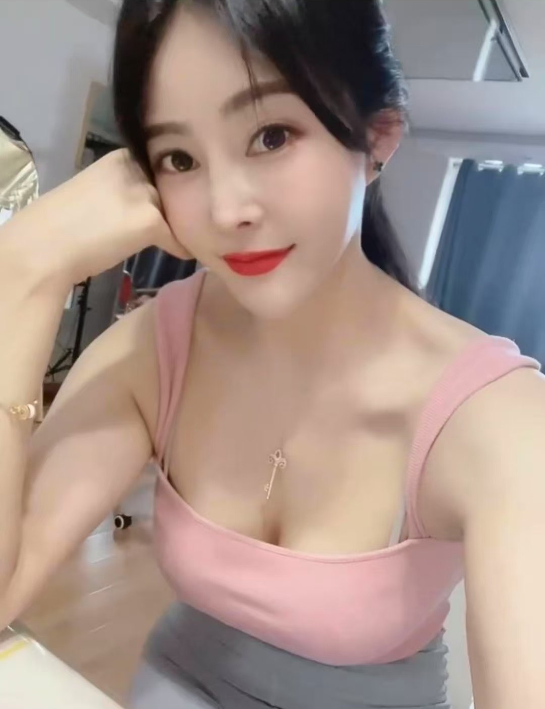 武昌丰乳辣妹瓜瓜