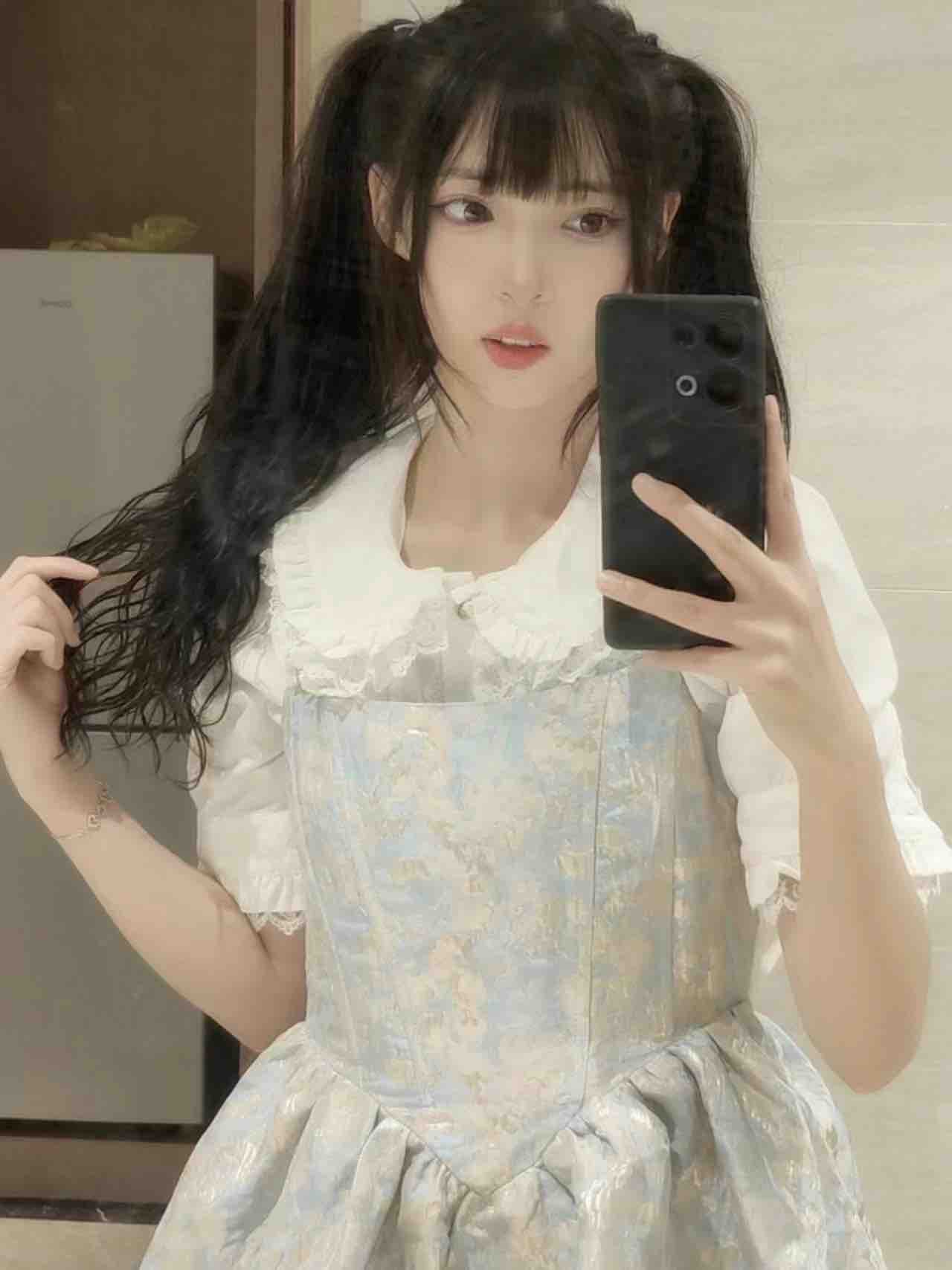 制服选手百变萝莉