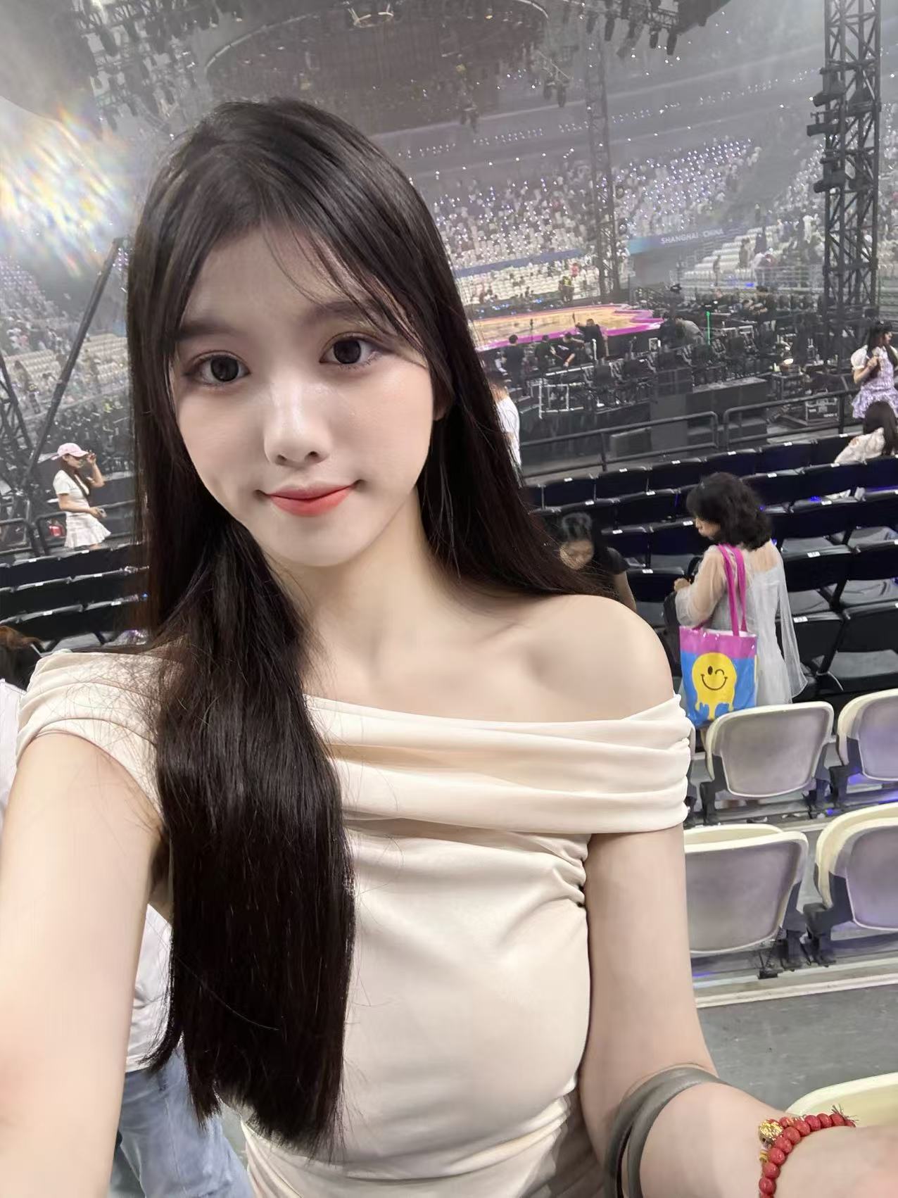 含情脉脉的眼神，值得体验