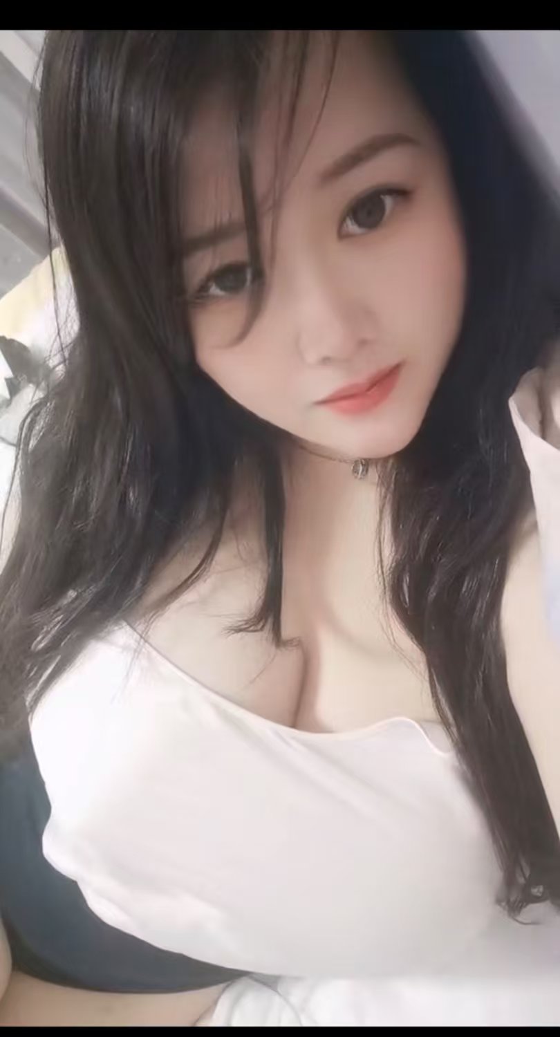 丰满潮喷小姐姐小敏