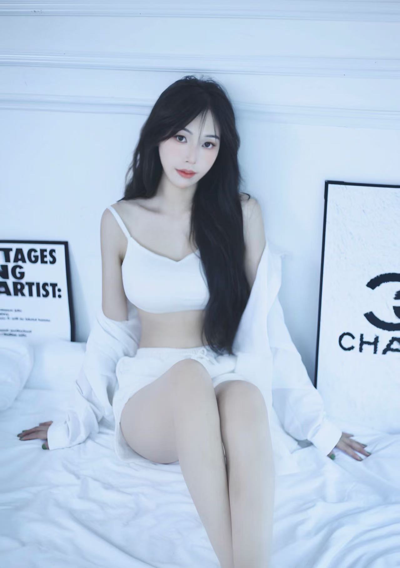 性感尤物，记得提前预约哦