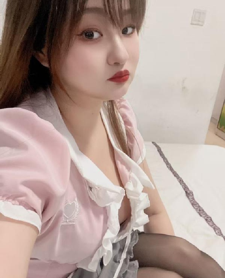 服务系肉弹辣妹染染