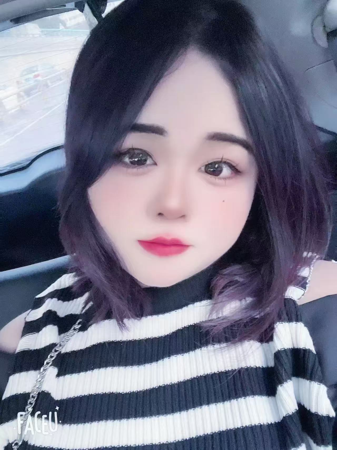 天桥圆润白嫩小静