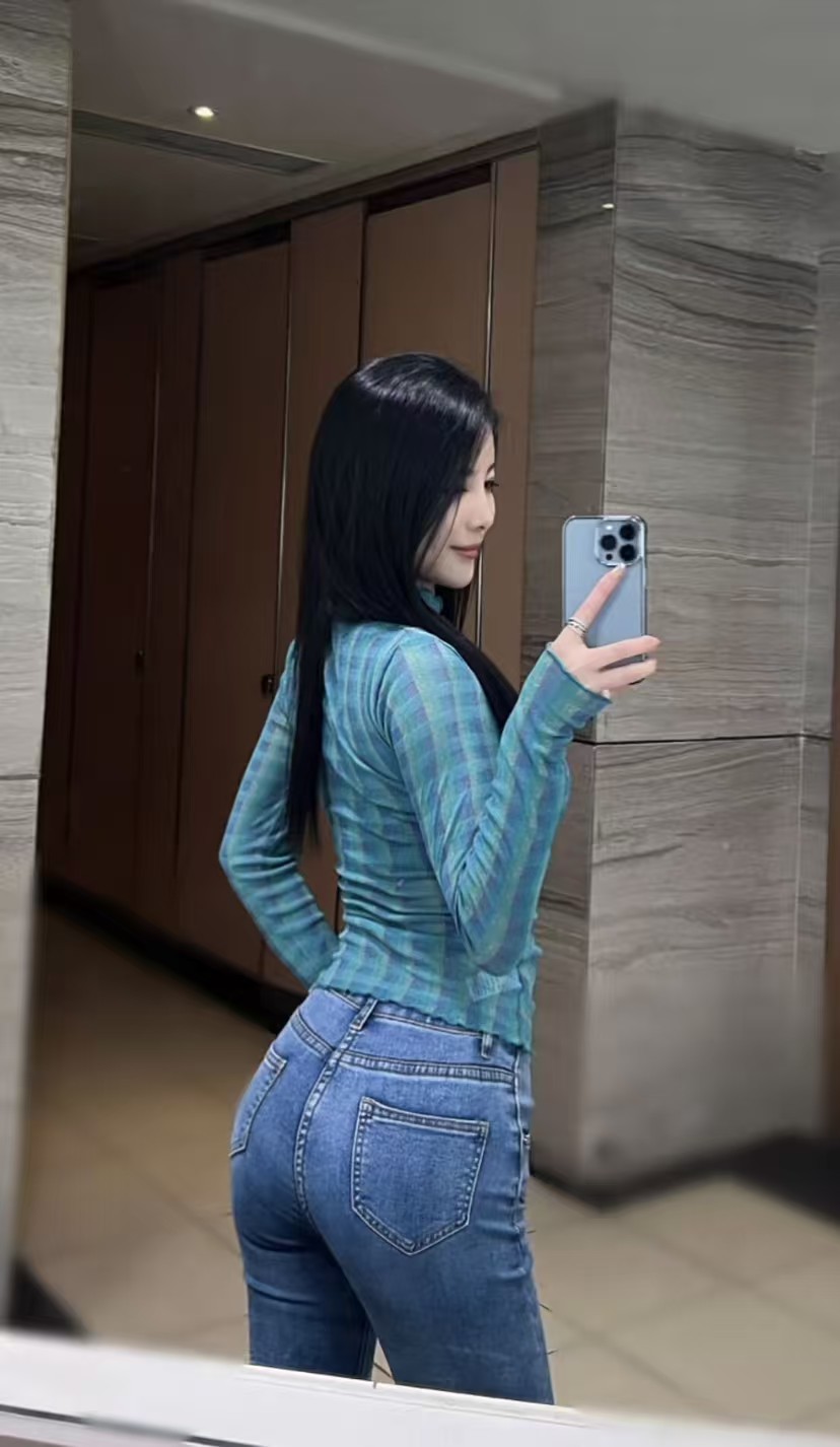 南关极品瑜伽裤美妞桃子