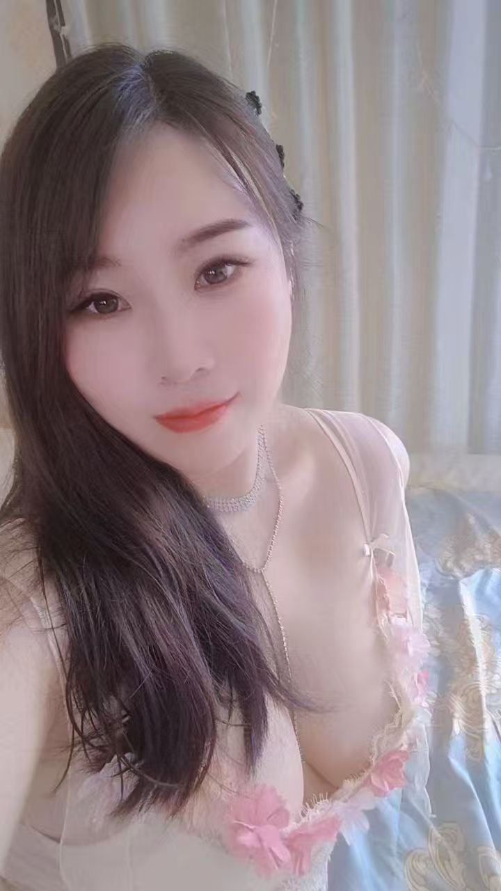 精品妖精 she~吻大胸幺妹儿