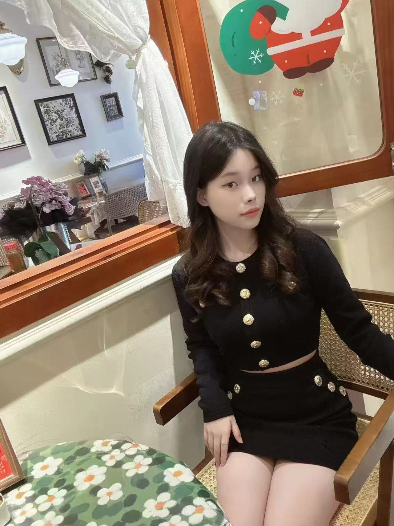 美臀小嫩妞莉可可