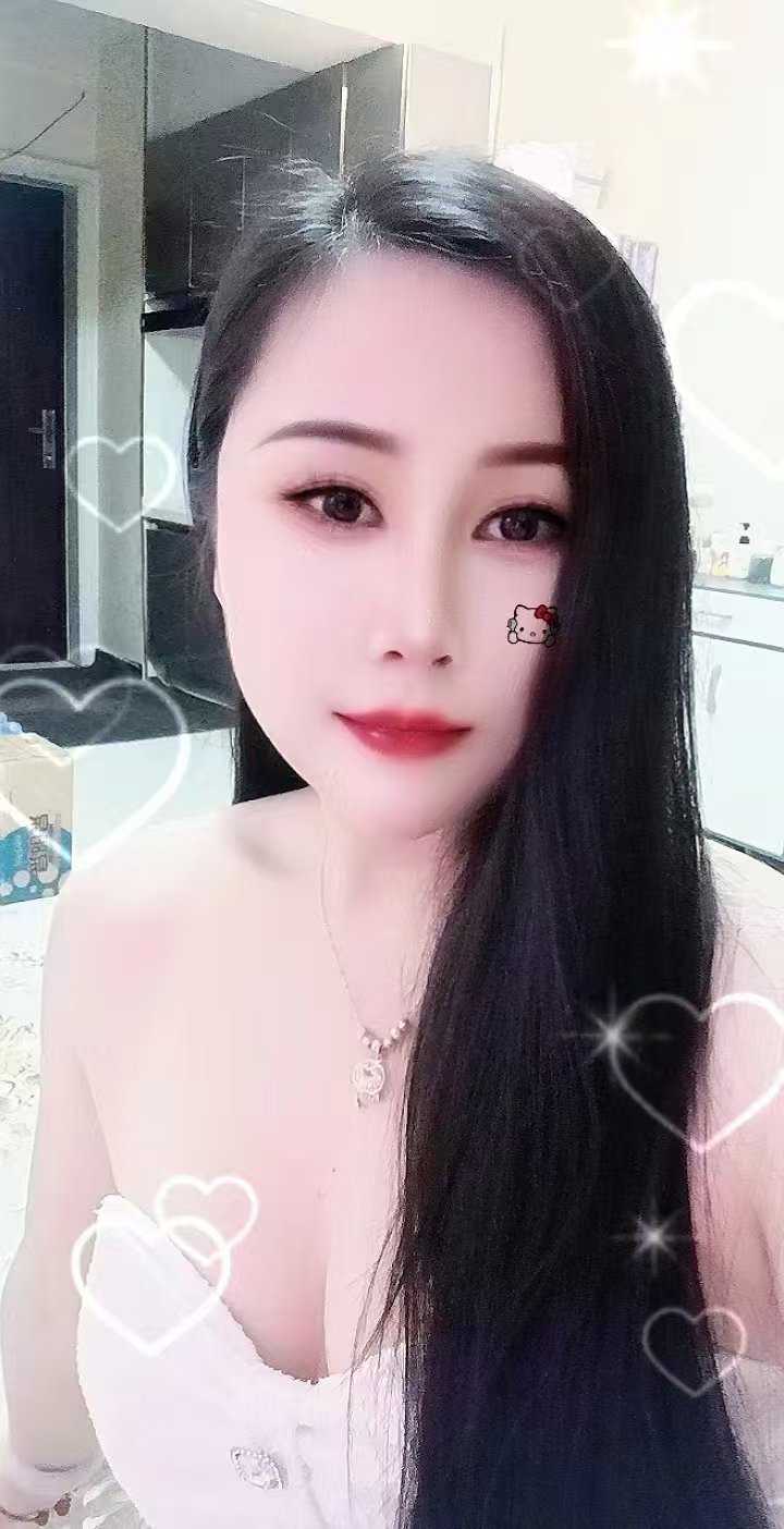 魅惑大奶辣妹小果子