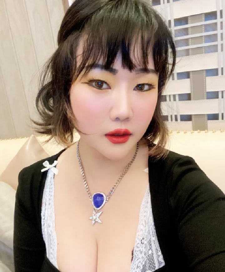 后入发情肉臀小母猫