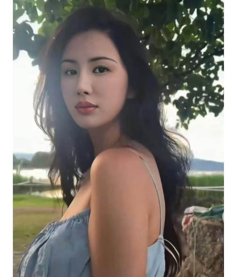 体育西气质大胸美妞晶晶