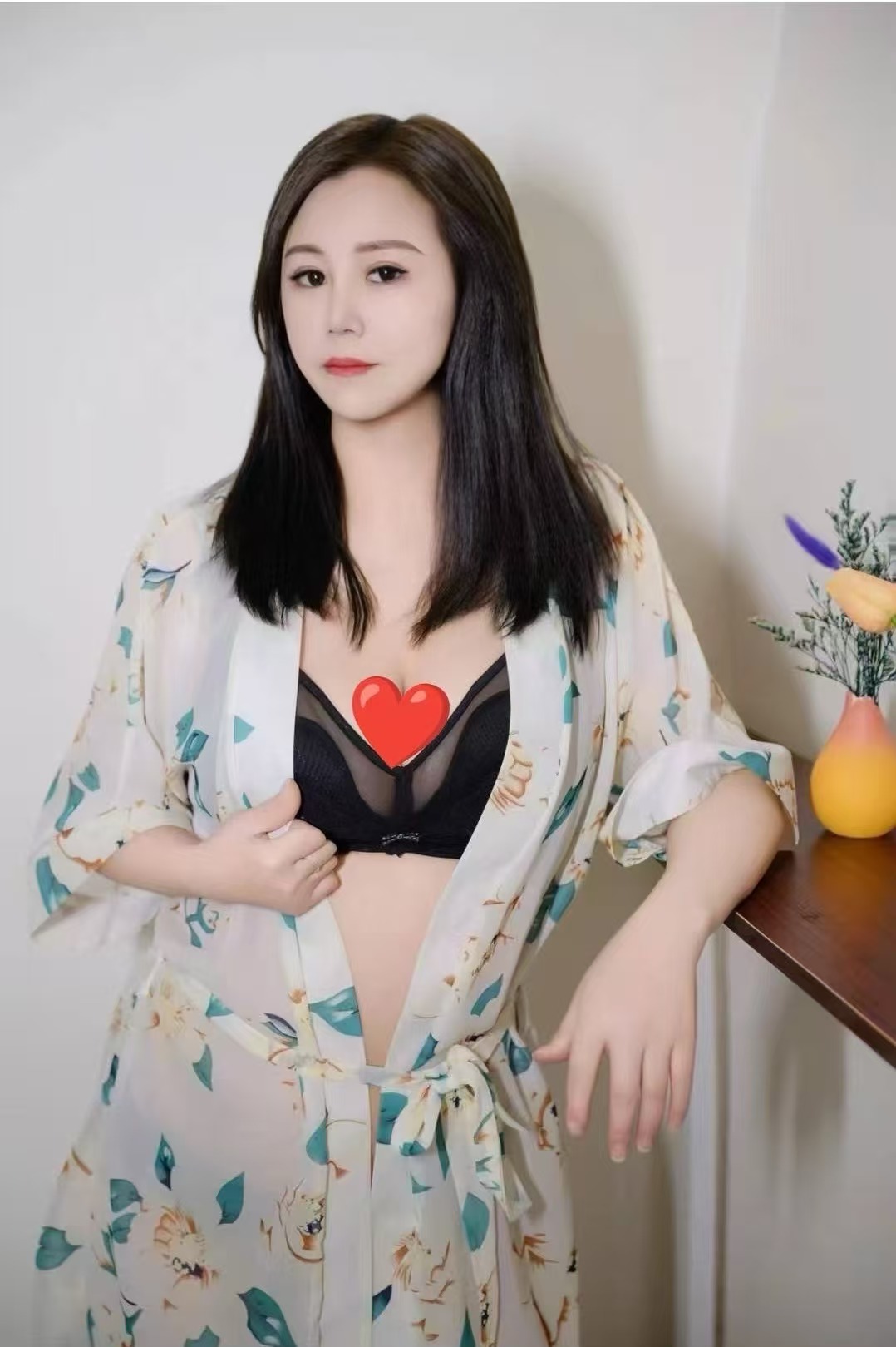 余家寨白嫩大奶御姐左左