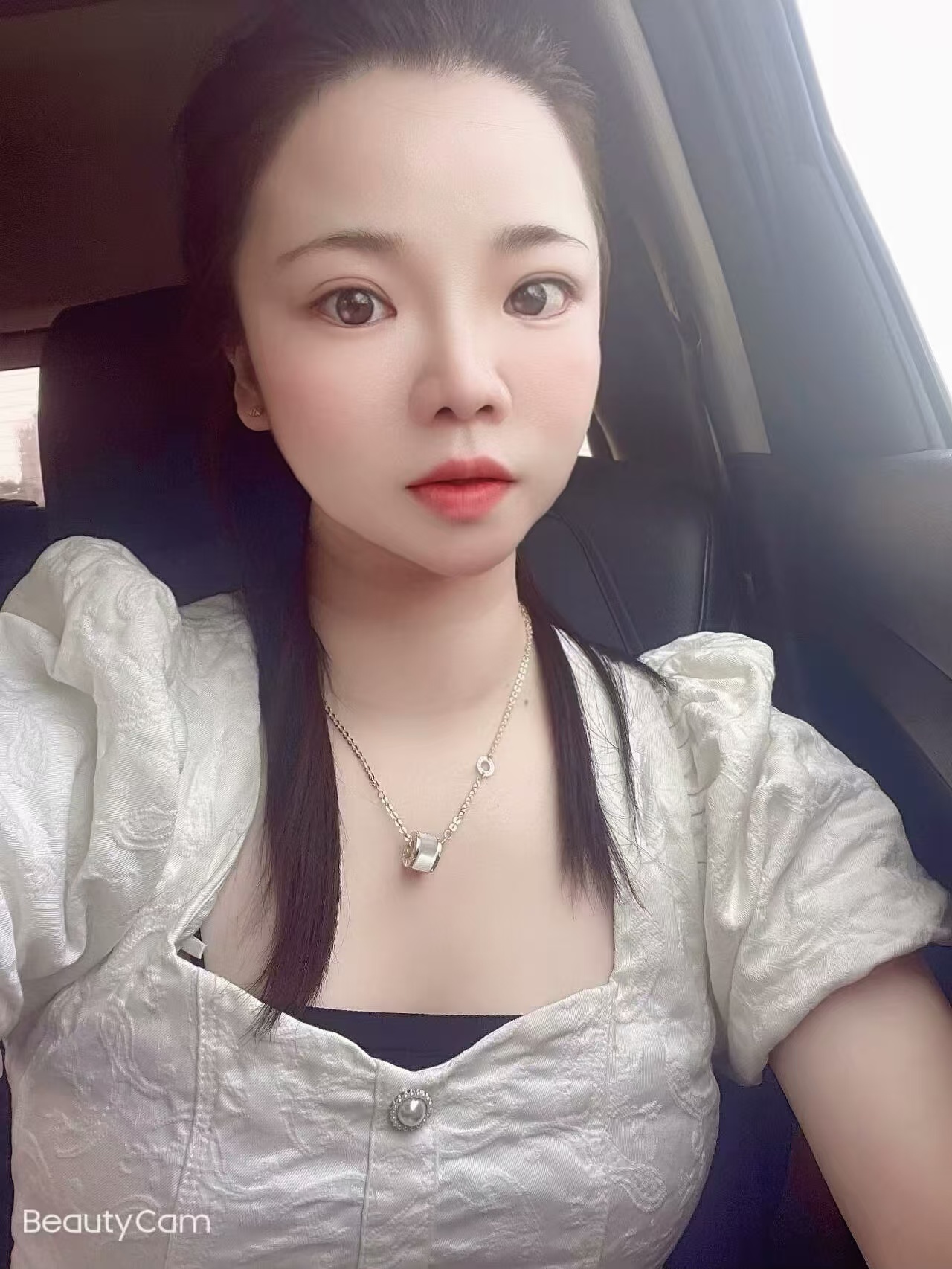 白嫩小御姐西西