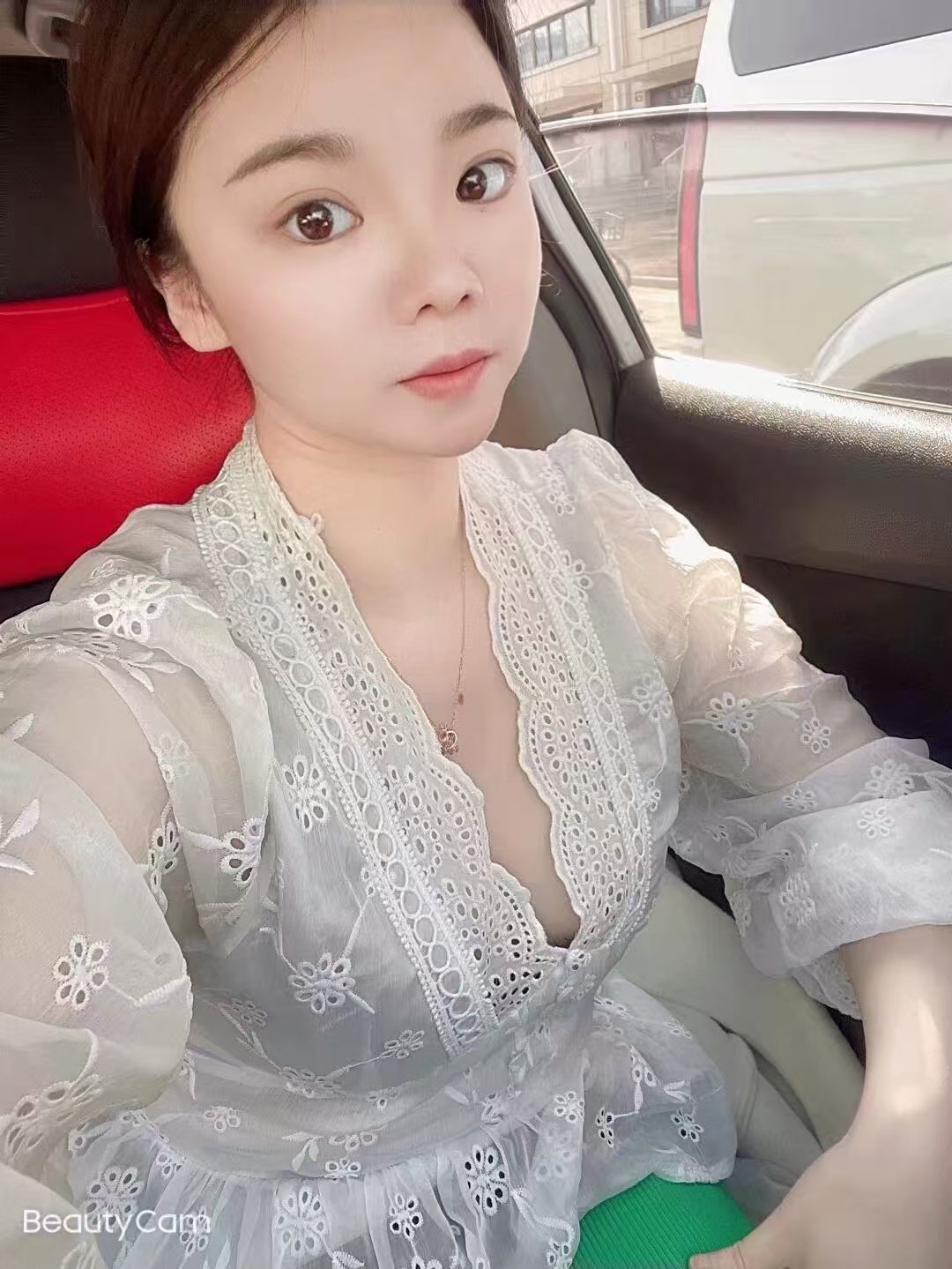 白嫩小御姐西西