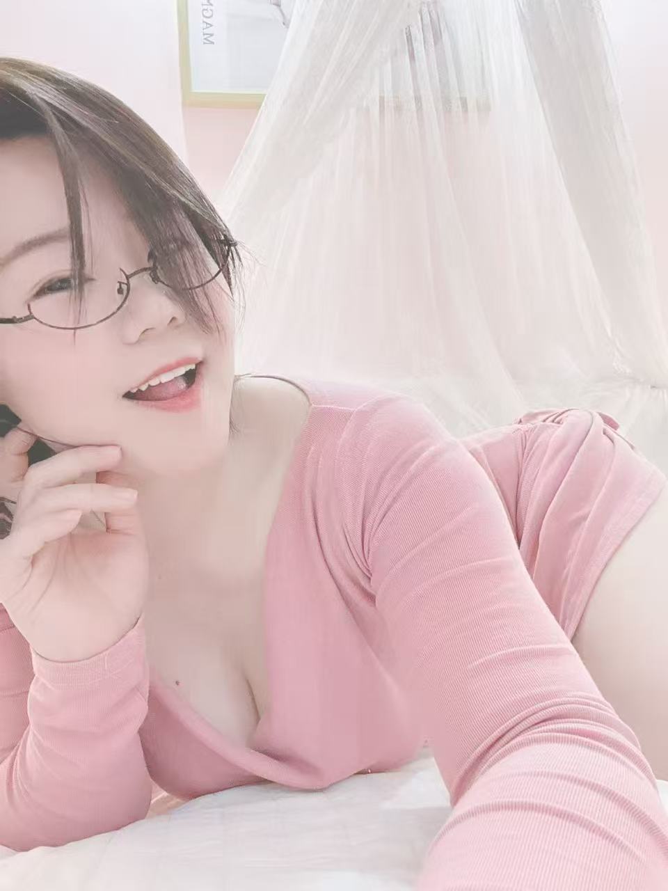 光谷丰满紧致小姐姐