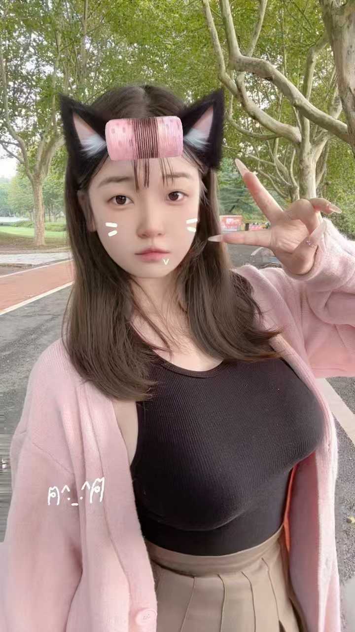 无锡童颜巨乳甜妹晓月