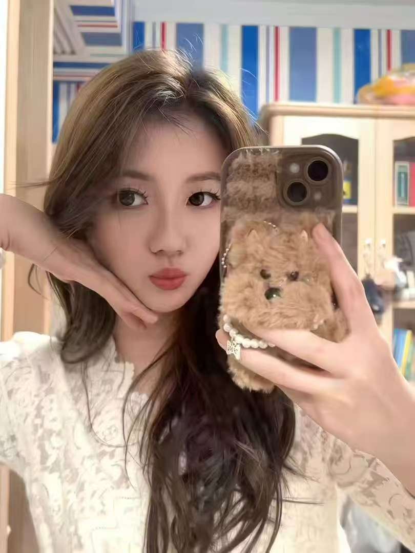 白嫩纯欲小姐姐璐璐