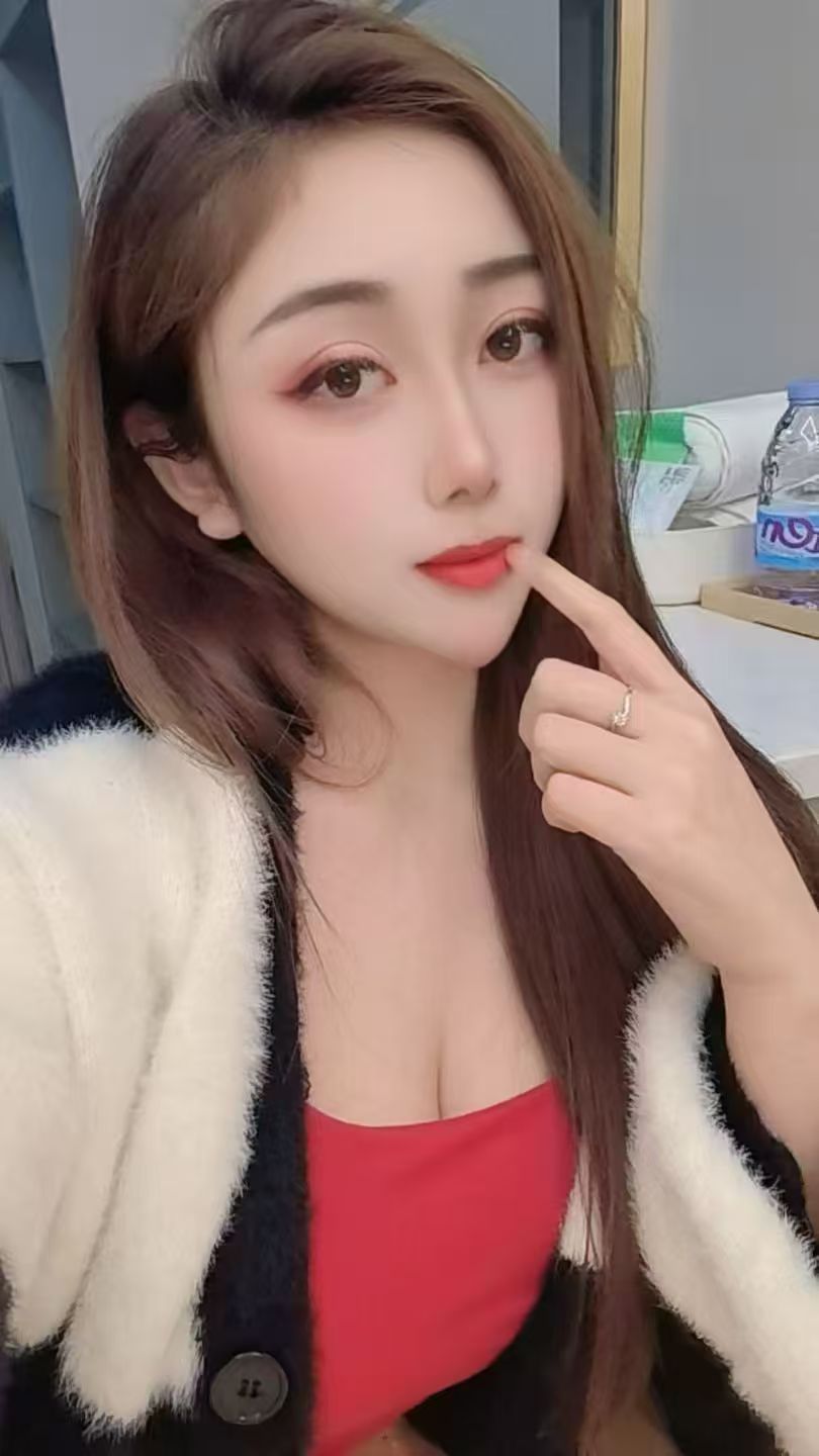 汉阳白嫩丰满美妞甜甜