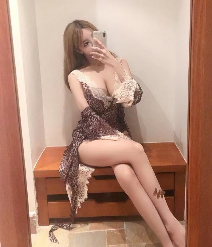 极品白嫩大波妹微笑