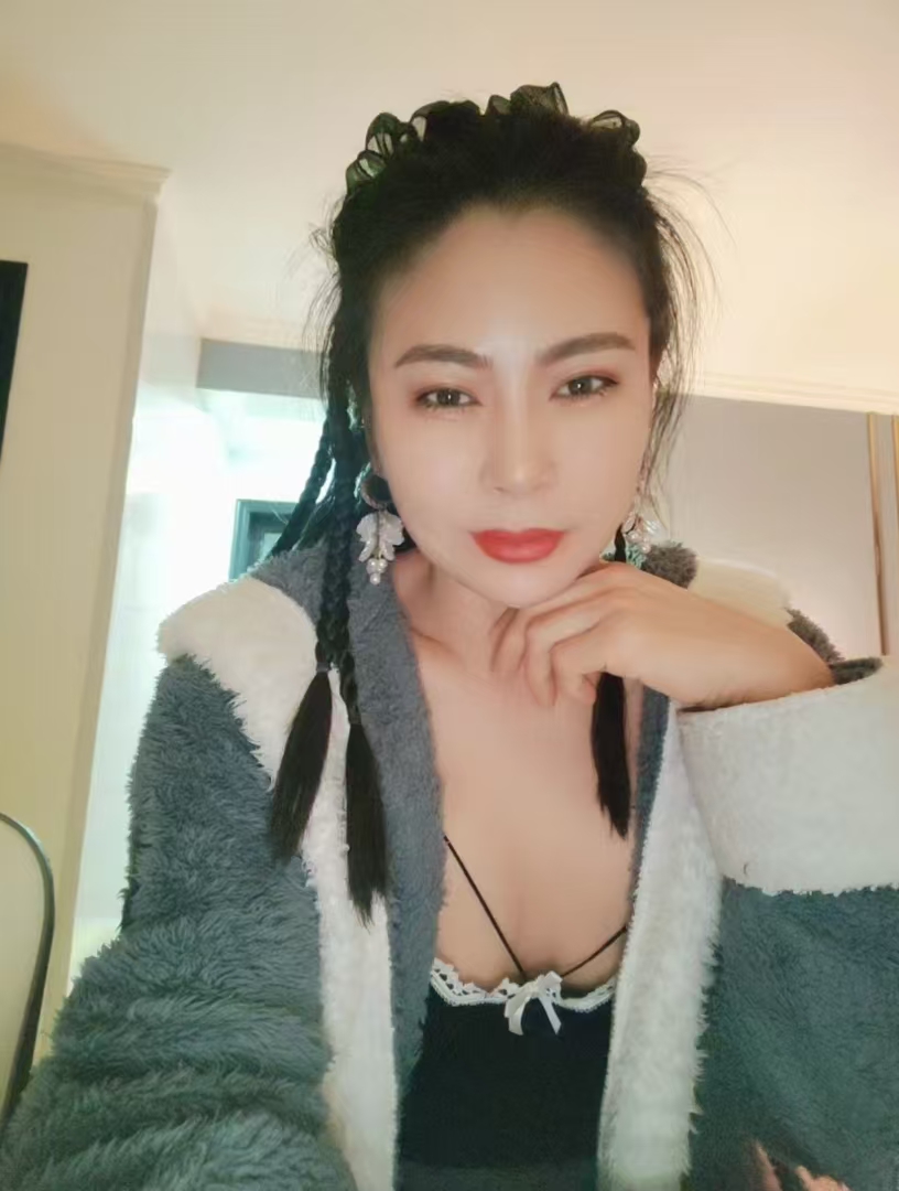 热辣魅惑小少妇涟涟