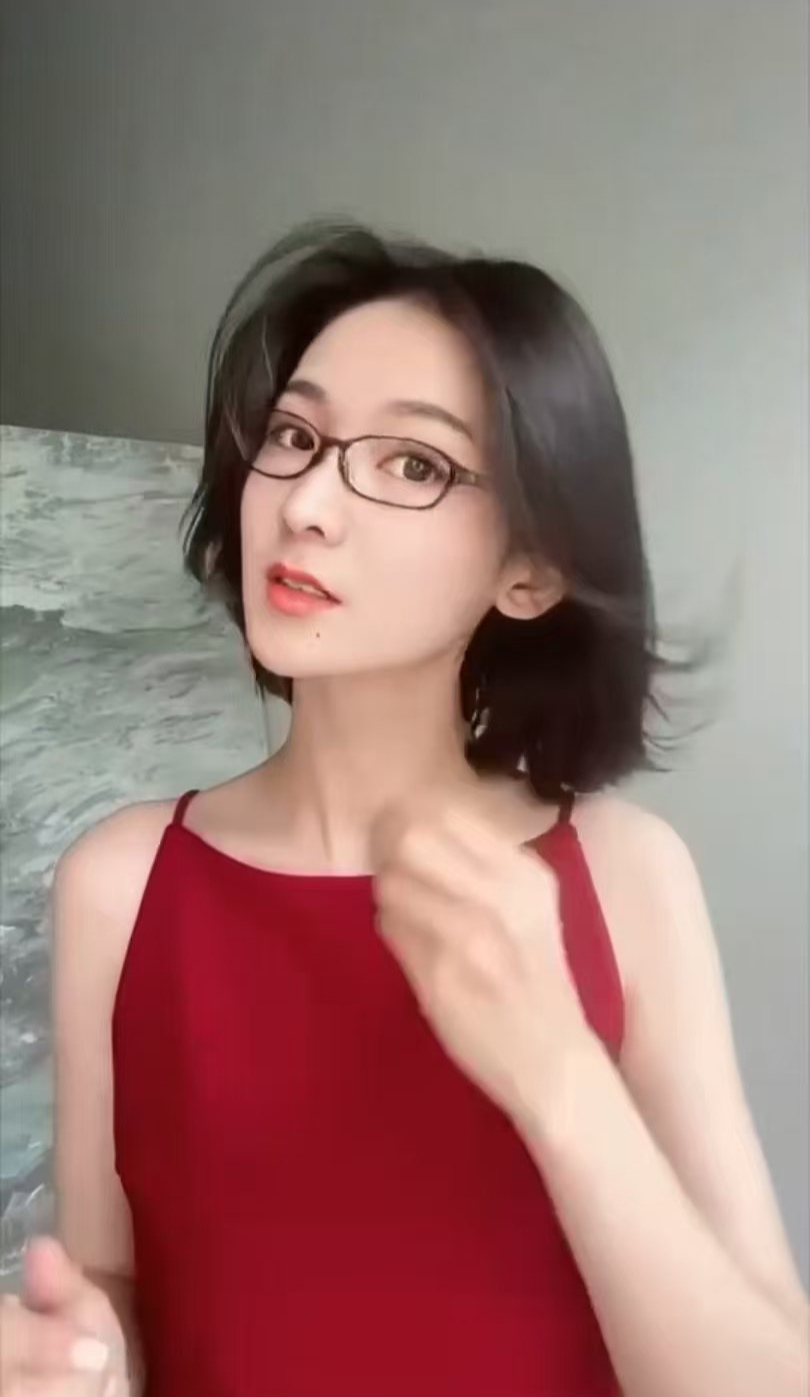 长宁撩人眼镜妞好宝