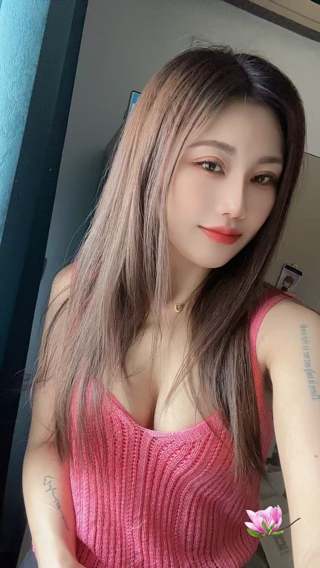 白嫩大奶辣妹沐晨