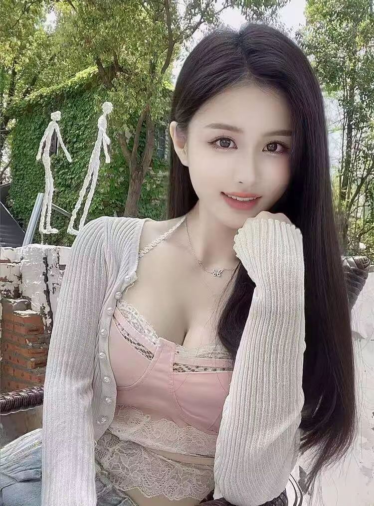 前凸后翘极品长腿美妞