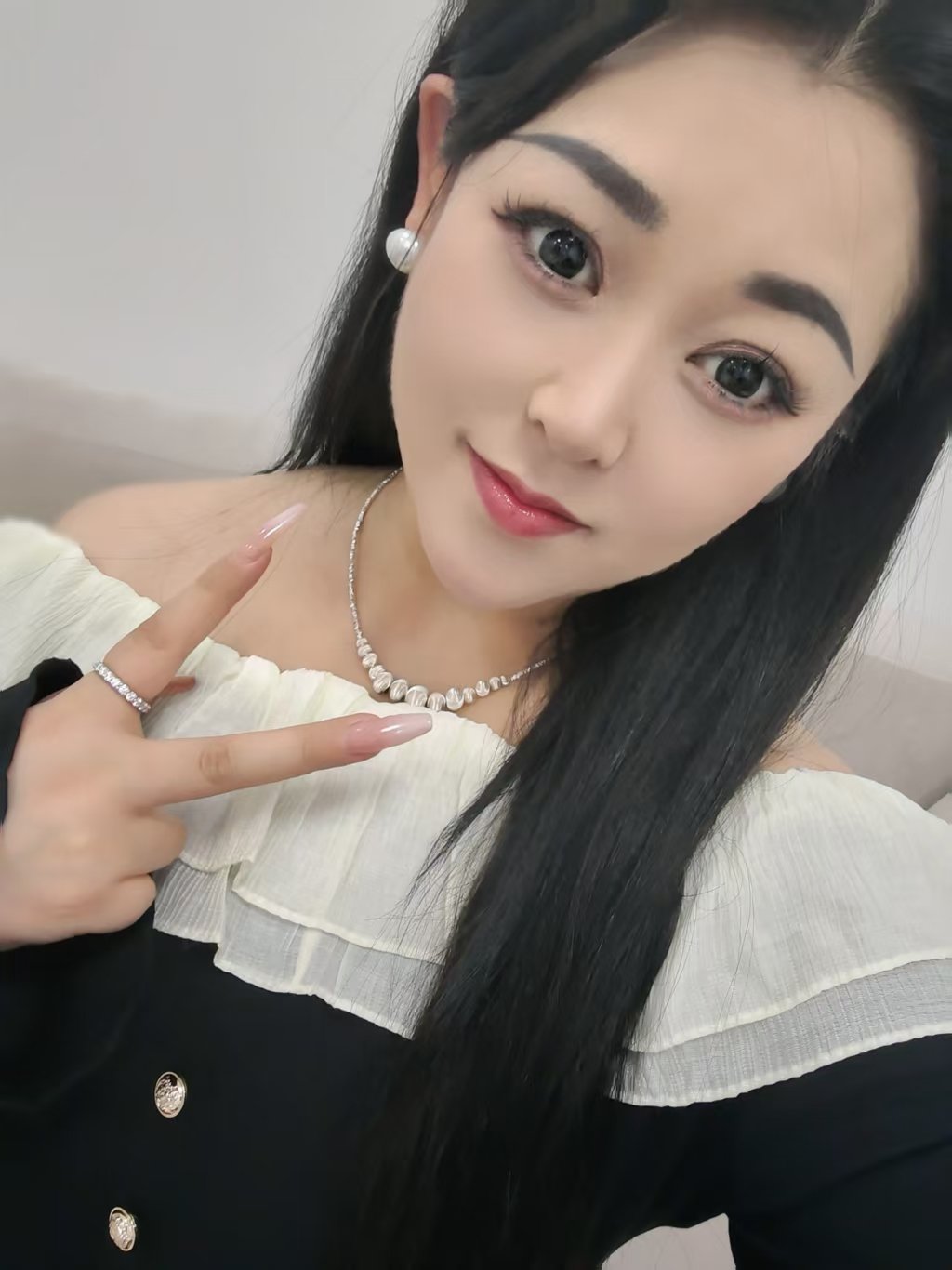 丰满迷人小姐姐