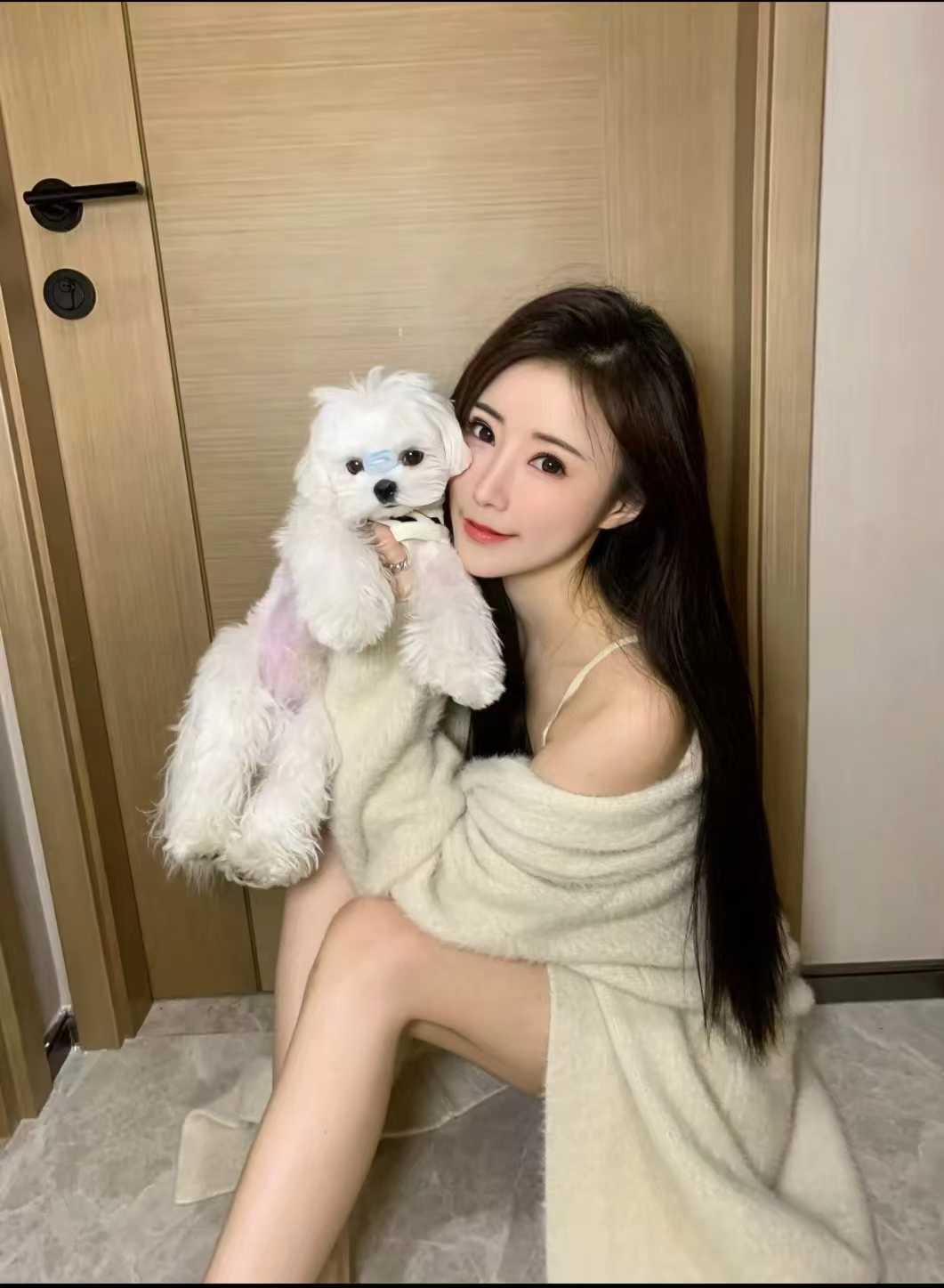 桃林路气质甜妹青青