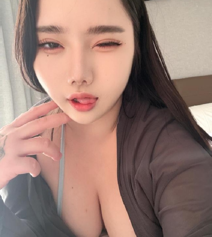 罗湖丰满白嫩甜妹素素