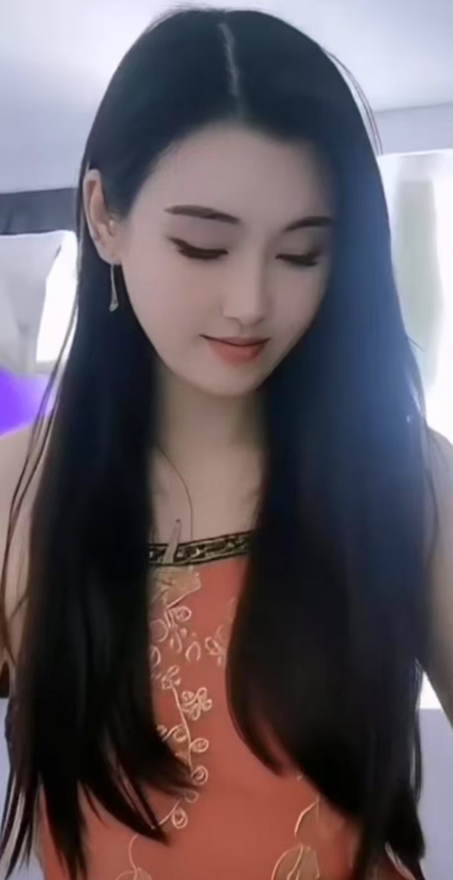 神似伊能静的姐姐胭脂