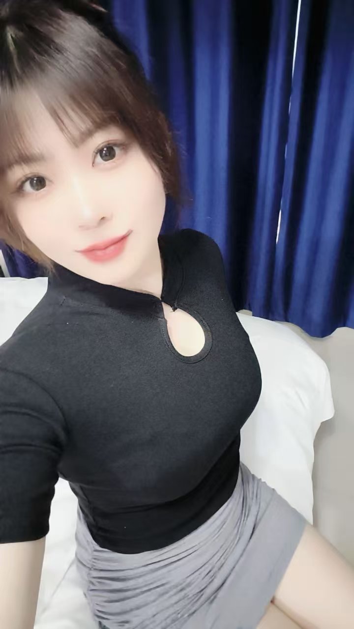 白嫩丰满甜妹沫沫